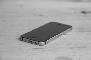 Apple iPhone SE (3rd Gen) 64GB